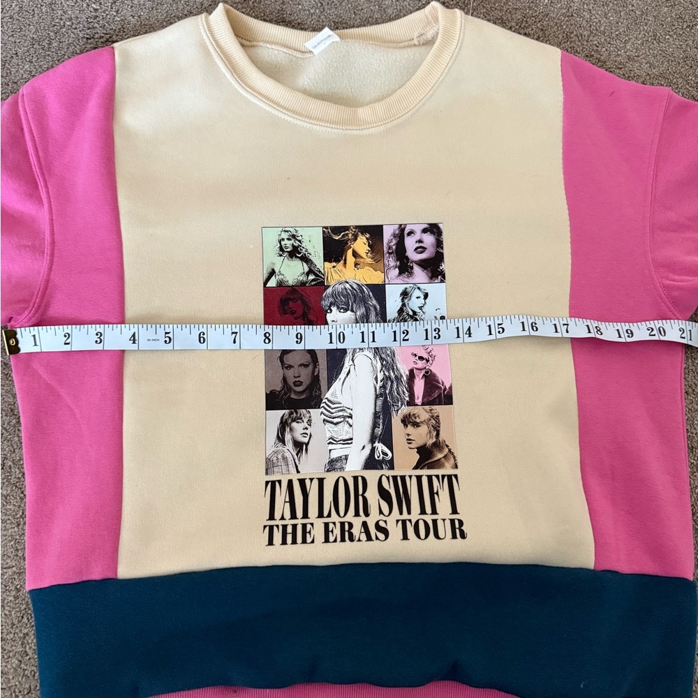 Taylor Swift Reworked Colorblock Sweater with heart patchwork size large - Picture 4 of 9